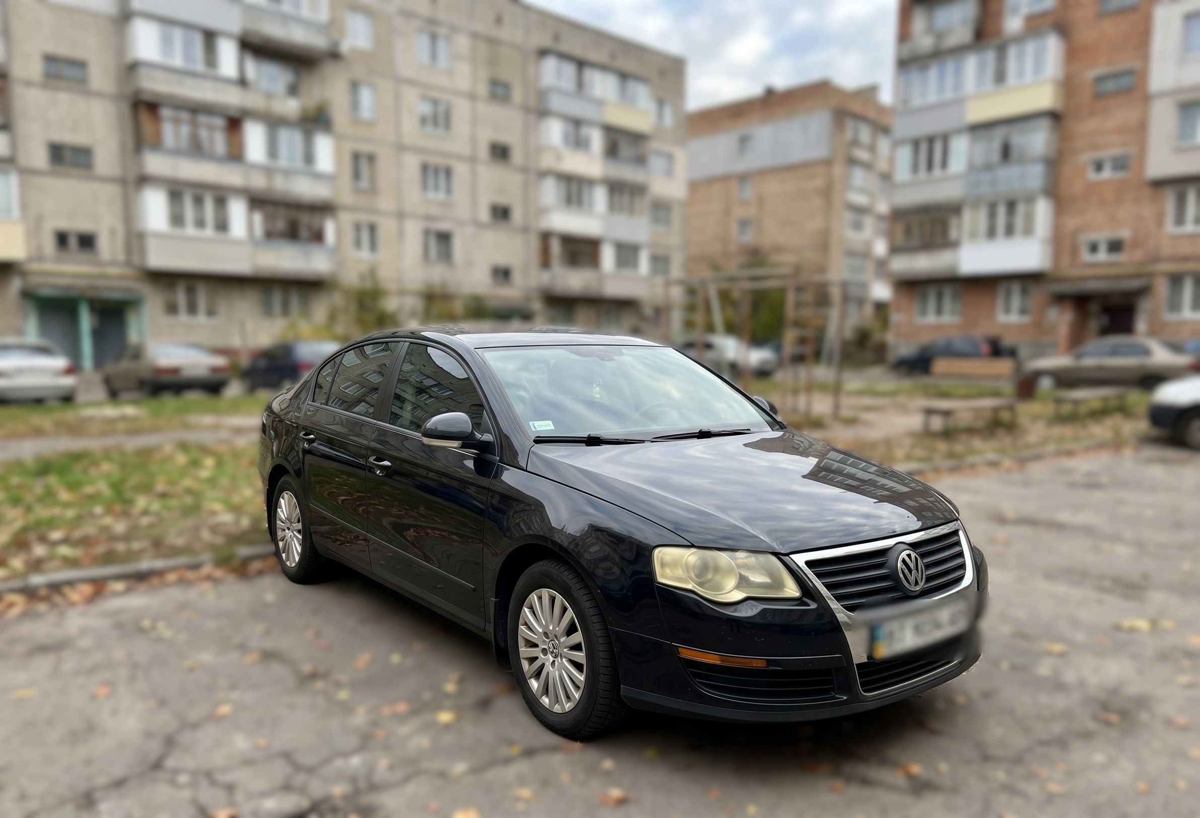 Викуплений Volkswagen Passat B6 у дворі Білої Церкви